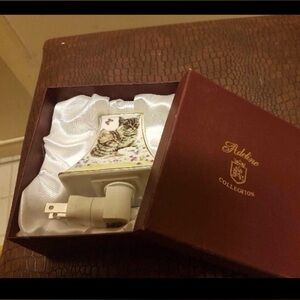 Adeline Collection porcelain Cat Night Light